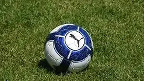 激战正酣！华伦西亚与游击队交锋，6胜5负对决，欧战数据揭秘谁能逆袭？