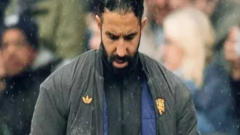 广厦男篮主场连胜12场，力克青岛男篮——中新网播报