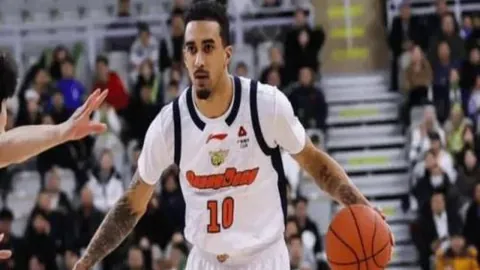 巴黎及英超队关注：19岁中场穆扎基蒂斯受奥林匹亚科斯考察